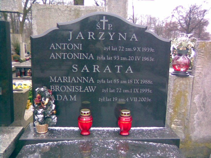 20071214.jpg - Cmentarz Wolski, kwatera 90, rząd 2, grób 9.