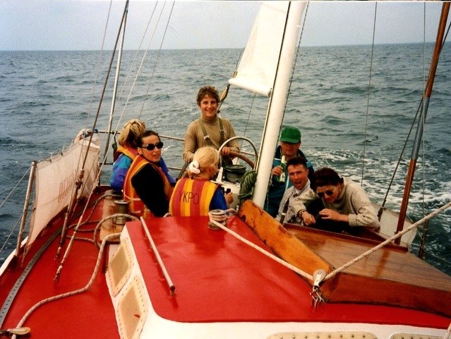 IMg0049.jpg - Dopiero na pełnym morzu Adam pokazał klasę.