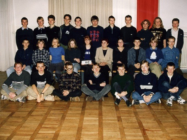 IMg0090.jpg - Koniec II klasy liceum.