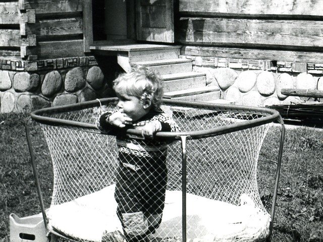 IMg0039.jpg - Rozglądam się po obejściu państwa Pawlikowskich w Małym Cichym.