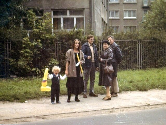 IMg0089.jpg - Po moich spóźnionych chrzcinach z rodzicami, dziadkiem i prababcią.